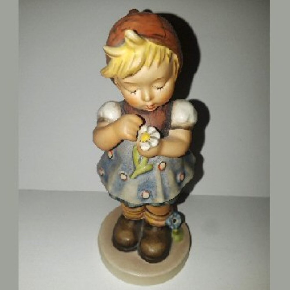 Goebel Collectors 1972 #380 "Daisies Don't Tell